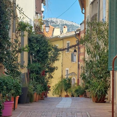 Appartement Le Mehari Cassis Bagian luar foto