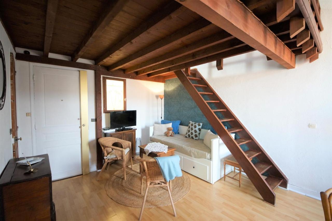 Appartement Le Mehari Cassis Bagian luar foto